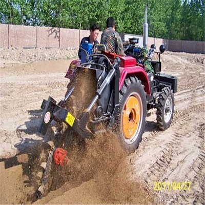 拖拉機(jī)鏈?zhǔn)介_溝機(jī) 果園施肥開溝機(jī) 新型自來水管道挖溝機(jī)
