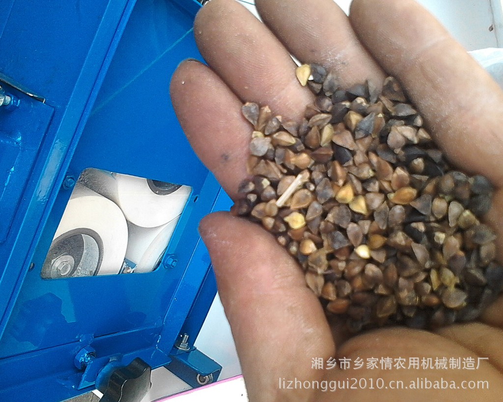 三膠輥礱谷機(jī)也可為蕎麥剝殼