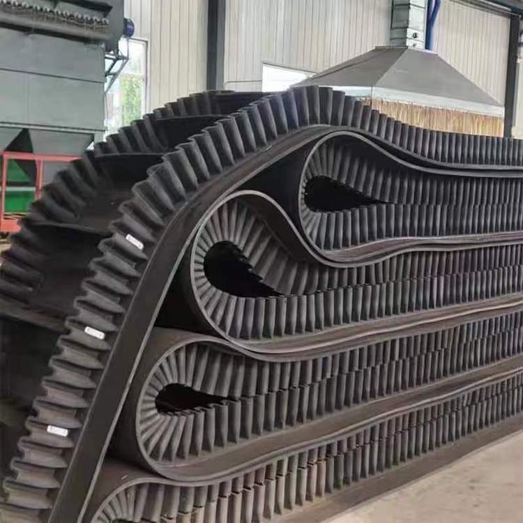 不銹鋼304鏈板輸送機(jī) 機(jī)械車間工作平臺耐高溫板式送輸機(jī)